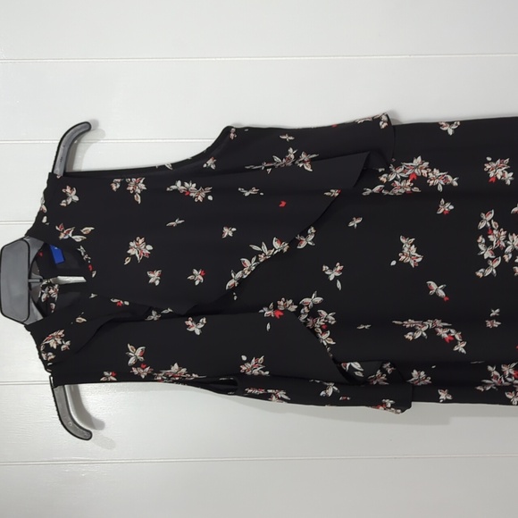 ❤️5/$25   Gorgeous Black Red and White Floral Flowy Dress - Picture 2 of 9